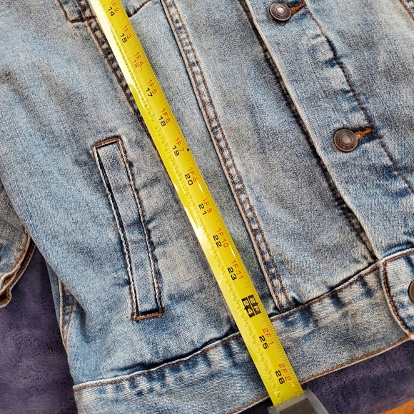 Classic Jean Jacket denim coat sz L boxy fit with a bit of stretch - Picture 6 of 7